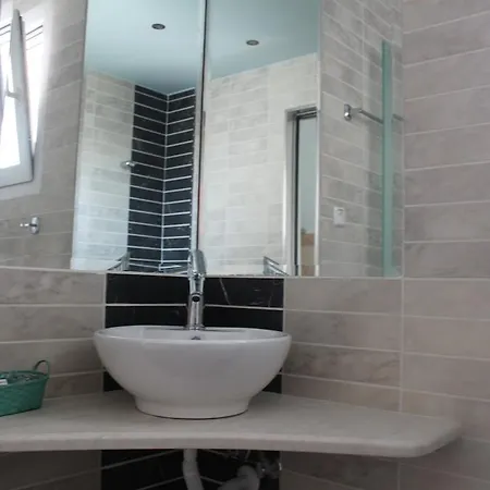 Apartament Kira Veta *